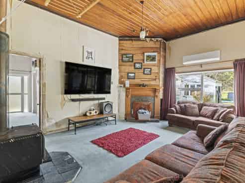 19 Gordon Terrace, Hunterville