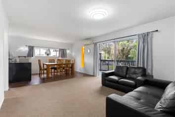 1/207 Sunnynook Road, Totara Vale