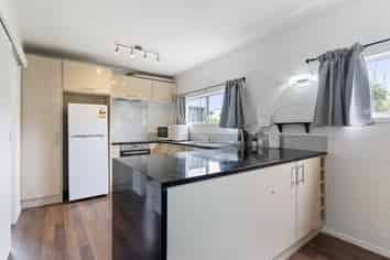 1/207 Sunnynook Road, Totara Vale