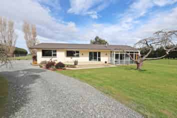 77 Millton Park Road, Mill Road