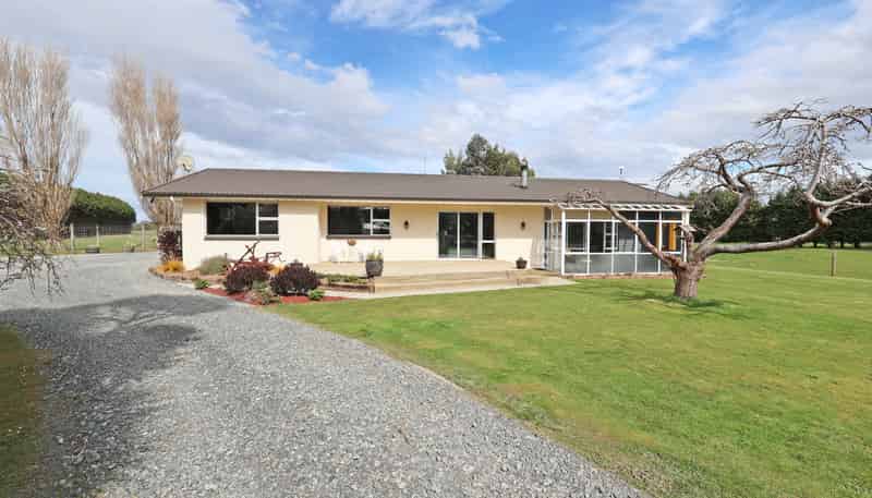 77 Millton Park Road, Mill Road