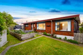 1/2 Kowhai Road, Campbells Bay