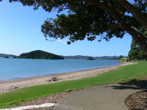 Tourism in the Bay of Islands?