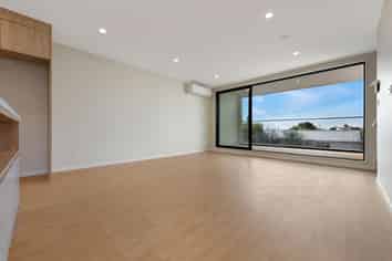 4202D Great North Road, Glendene