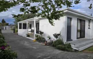 207 Leo Street, Akina
