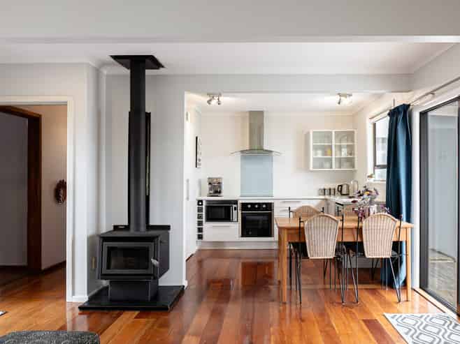 207 Leo Street, Akina