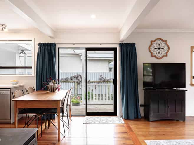 207 Leo Street, Akina