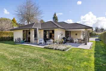 14 Bronte Place, Cambridge