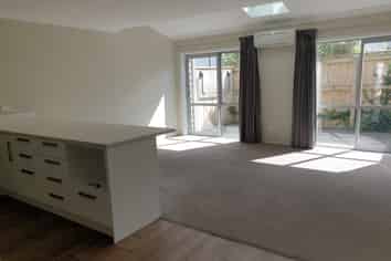 7/19 Collins Avenue, Tawa