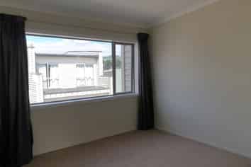 7/19 Collins Avenue, Tawa