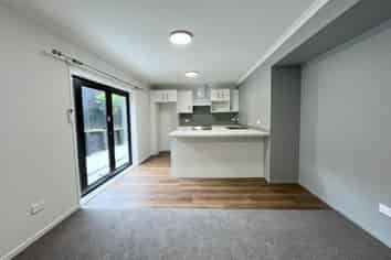 2/4 Roose Avenue, Pukekohe