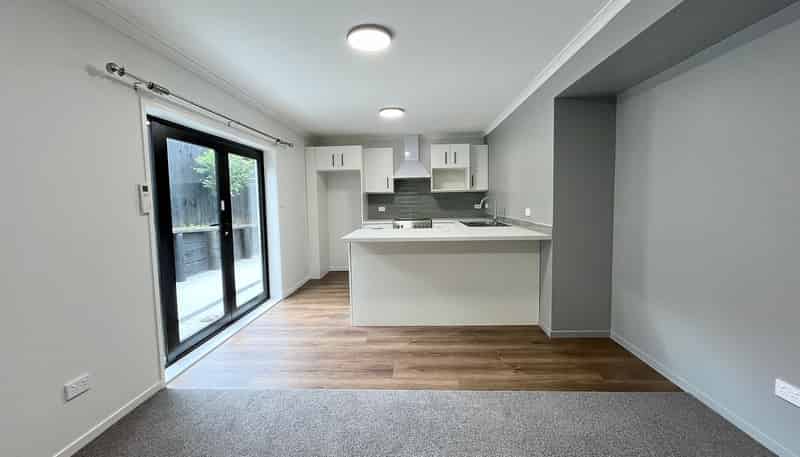 2/4 Roose Avenue, Pukekohe