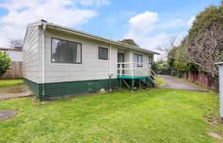 2/32 Maplesden Drive, Clendon Park