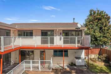 8 Deodar Place, Totara Heights
