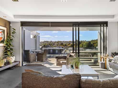 2/5 The Moorings, Taupo