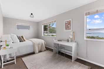118 Owhiro Bay Parade, Owhiro Bay