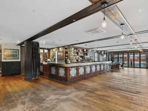 15 Year Lease - Modern Building - Prime Location