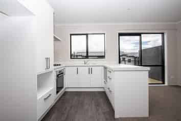 8/10 Charlemont Street, Whitiora