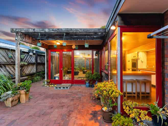 41 Fitzherbert Avenue, West Harbour