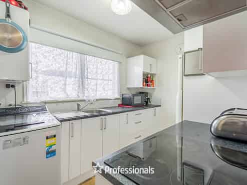 15/1079 High Street, Taita
