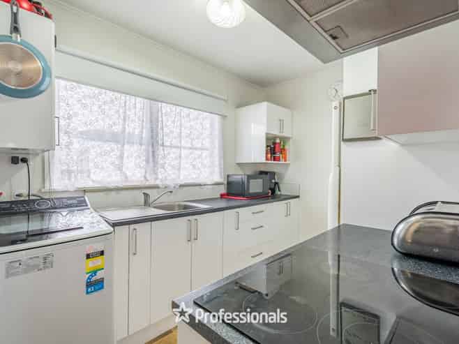 15/1079 High Street, Taita