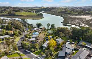11 Poplar Road, Stanmore Bay