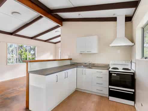11 Poplar Road, Stanmore Bay