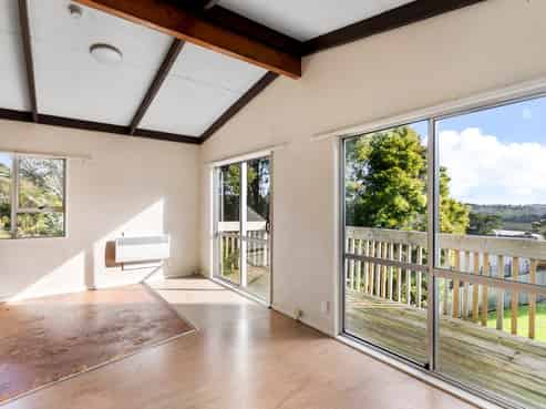 11 Poplar Road, Stanmore Bay