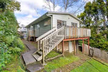 11 Poplar Road, Stanmore Bay