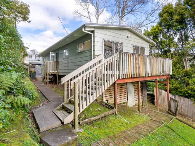 11 Poplar Road, Stanmore Bay
