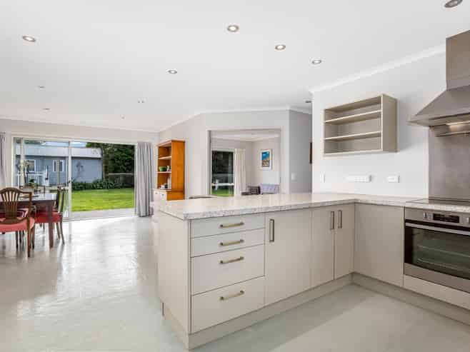 41-43 Greenaway Road, Waikanae