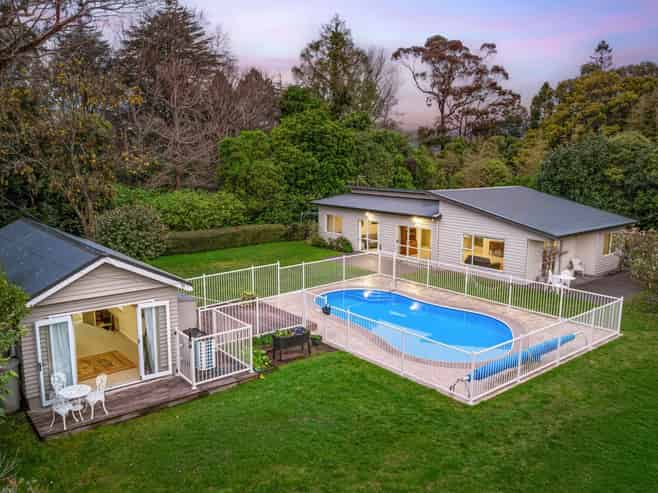 41-43 Greenaway Road, Waikanae