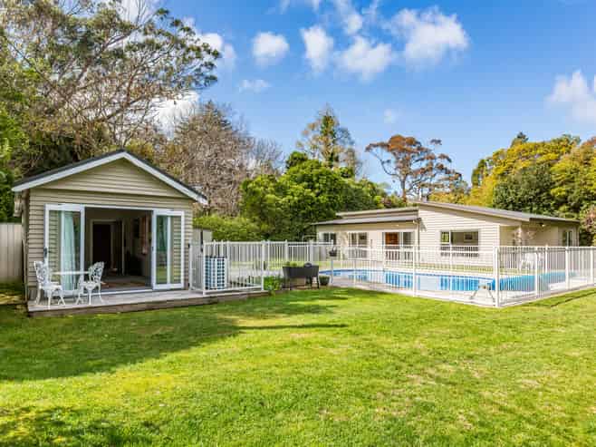 41-43 Greenaway Road, Waikanae