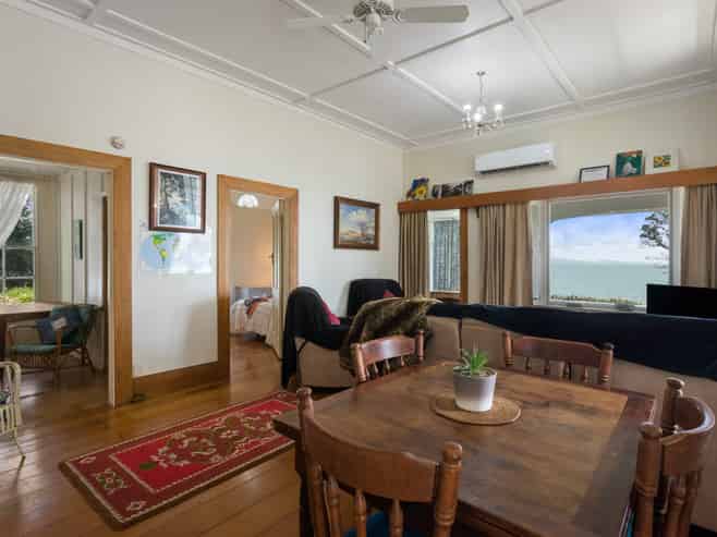 300 Thames Coast Road, Thornton Bay