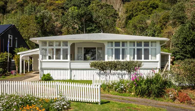 300 Thames Coast Road, Thornton Bay