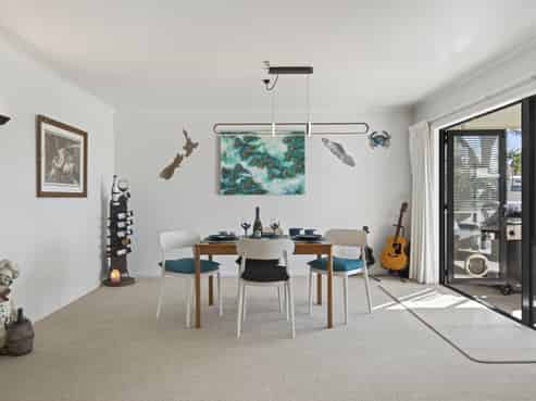 2/2 Sixth Avenue, Avenues