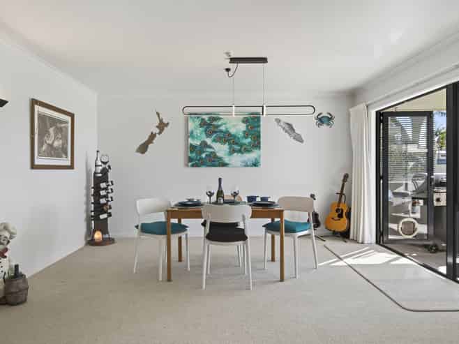 2/2 Sixth Avenue, Avenues