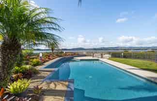 2/2 Sixth Avenue, Avenues