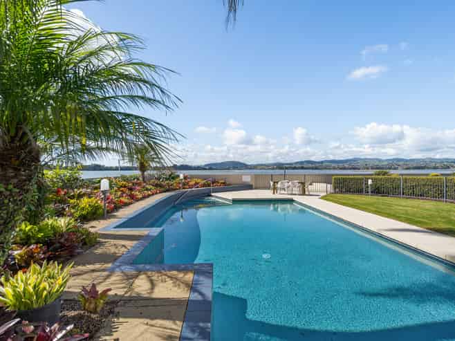 2/2 Sixth Avenue, Avenues