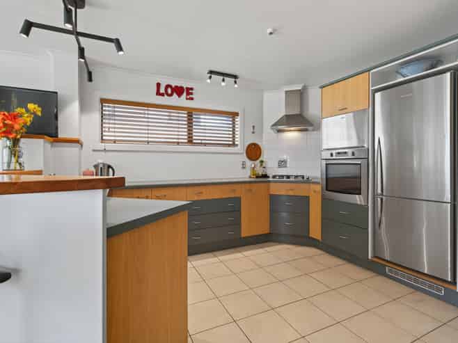 2/2 Sixth Avenue, Avenues