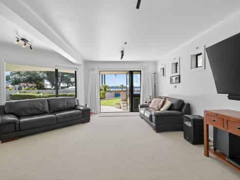 2/2 Sixth Avenue, Avenues
