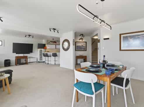 2/2 Sixth Avenue, Avenues