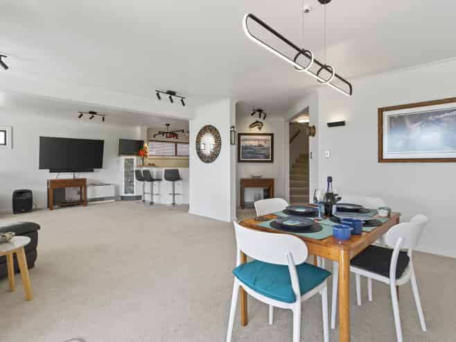 2/2 Sixth Avenue, Avenues