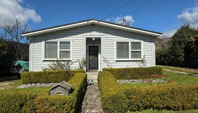 12 Aylmer Street, Ross