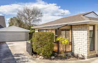 2/204 Grimseys Road, REDWOOD