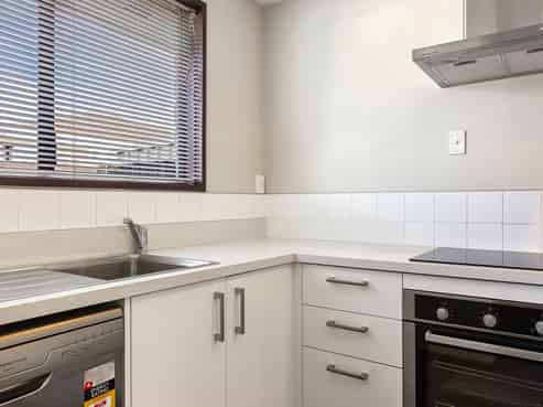 2/204 Grimseys Road, Redwood