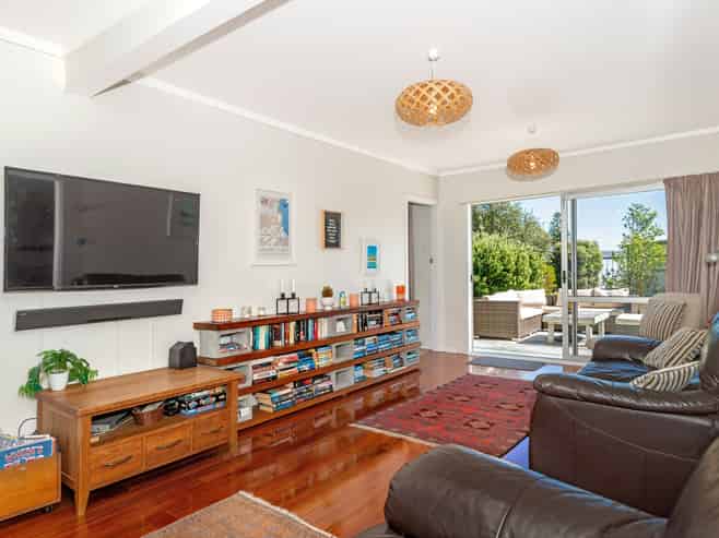 15B Ratau Street, Mahia