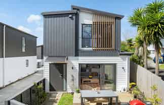 8A Tahinga Street, Northcote