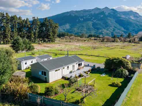 22 Saltwater Lane, Wairau Valley