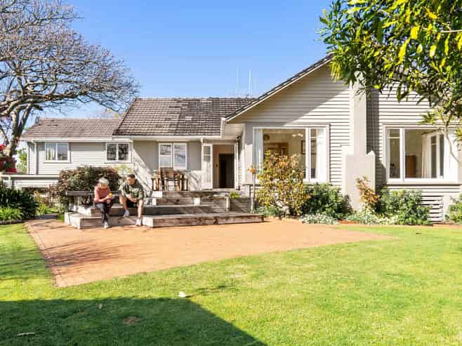 34 Poike Road, Hairini